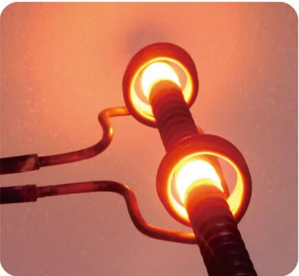 Indukcyjna maszyna nagrzewająca z dzielonym rdzeniem, oferująca żywotność przekraczającą 50000 godzin, przeznaczona do obróbki cieplnej