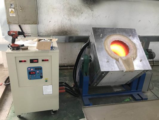 100 kW Średnia częstotliwość (zakres częstotliwości 1-10 kHz) Indukcyjny piec do topienia